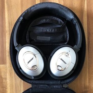BOSE Quiet Comfort 15 (QC15) wired headphones